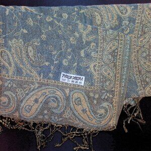 Pashmina brand shawl